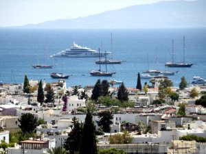 Muğla'nın koyları 'Mega Yatları' ağırlıyor