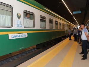 Semerkant-Astana tren seferleri başladı