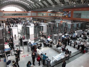 Sabiha Gökçen'de günlük yolcu rekoru kırıldı