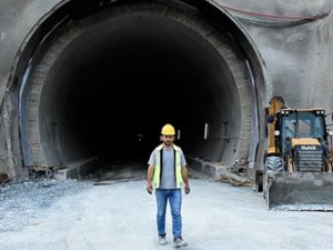Avrupa'nın en uzunu olacak tünelin 6 kilometresi kazıldı