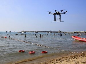 İstanbul plajlarında 'drone'lu kurtarma